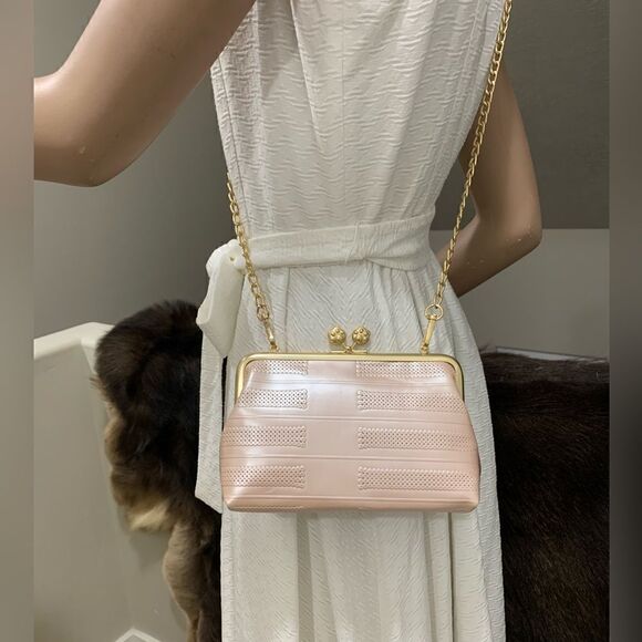 Handmade Genuine Embossed Leather Cute Kisslock Wristlet/Crossbody & 2 Chains - Picture 12 of 15